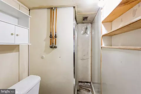 Entry Way - 27 Ostend St E, Baltimore, MD 21230 photo 6 of 7