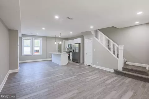 Living - 3118 Sequoia Ave, Baltimore, MD 21215 photo 3 of 4