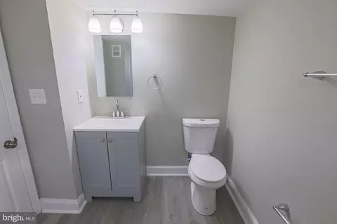 Entry Way - 3118 Sequoia Ave, Baltimore, MD 21215 photo 3 of 4