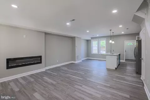 Living - 3118 Sequoia Ave, Baltimore, MD 21215 photo 2 of 4