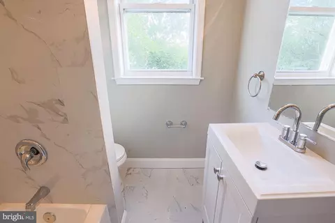 Bath - 3118 Sequoia Ave, Baltimore, MD 21215 photo 2 of 2