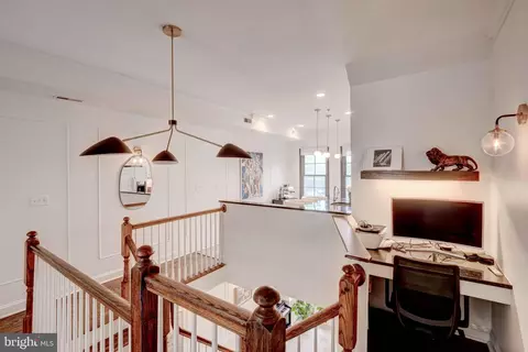 Entry Way - 702 S Bond St, Baltimore, MD 21231 photo 6 of 8