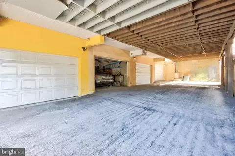 Exterior - 702 S Bond St, Baltimore, MD 21231 photo 2 of 2
