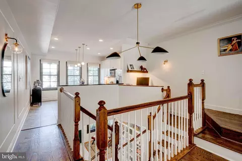 Entry Way - 702 S Bond St, Baltimore, MD 21231 photo 5 of 8