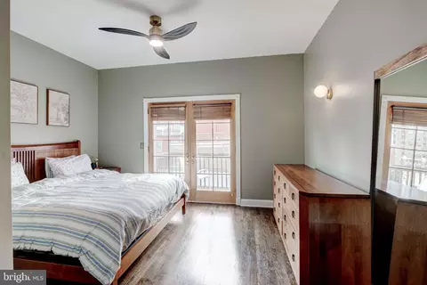 Bedroom - 702 S Bond St, Baltimore, MD 21231 photo 1 of 6