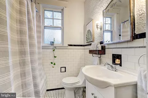 Bath - 2703 Grindon Ave, Baltimore, MD 21214 photo 1 of 1