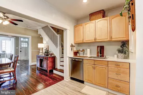 Entry Way - 2703 Grindon Ave, Baltimore, MD 21214 photo 4 of 4