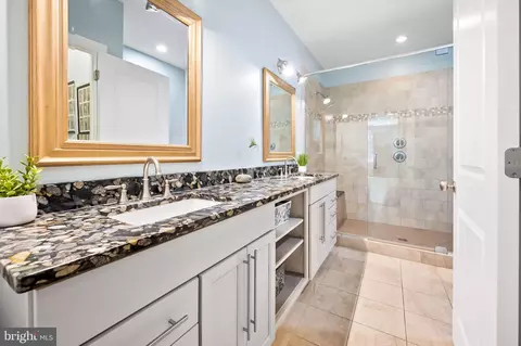 Bath - 1741 Aliceanna St, Baltimore, MD 21231 photo 2 of 4