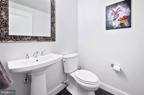 Bath - 1741 Aliceanna St, Baltimore, MD 21231 photo 1 of 4
