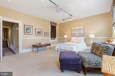 Bedroom - 229 W Lanvale St W, Baltimore, MD 21217 photo 3 of 12