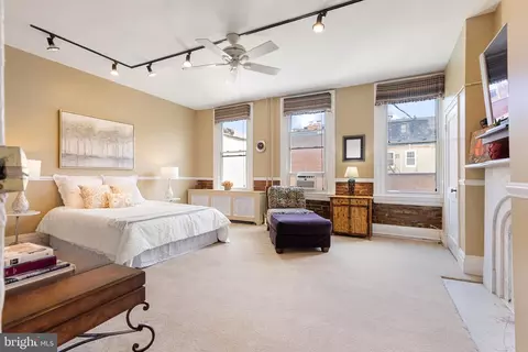Bedroom - 229 W Lanvale St W, Baltimore, MD 21217 photo 1 of 12