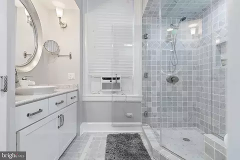 Bath - 229 W Lanvale St W, Baltimore, MD 21217 photo 2 of 4