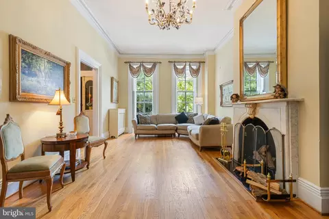 Living - 229 W Lanvale St W, Baltimore, MD 21217 photo 3 of 4