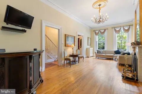 Living - 229 W Lanvale St W, Baltimore, MD 21217 photo 2 of 4