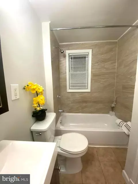 Bath - 4104 Dudley Ave, Baltimore, MD 21213 photo 4 of 5
