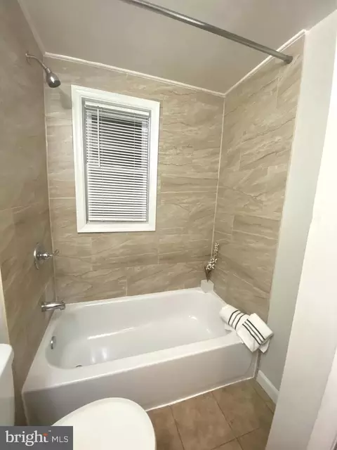 Bath - 4104 Dudley Ave, Baltimore, MD 21213 photo 3 of 5