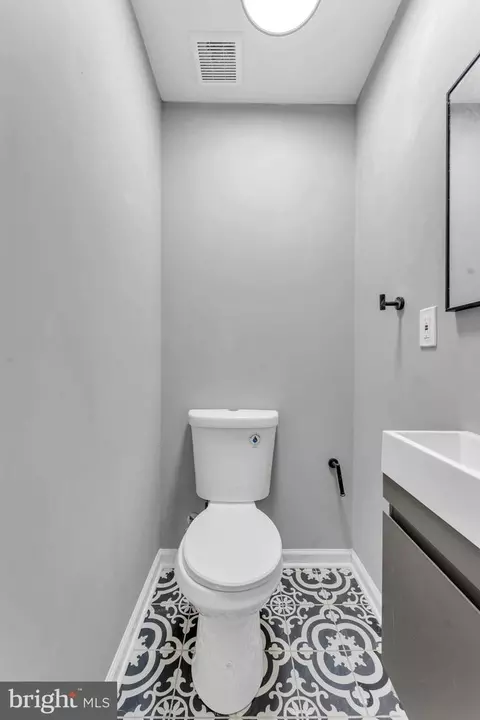 1510 E Madison St, Baltimore, MD 21205 photo 7