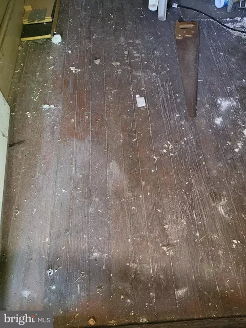 Entry Way - 2354 Sidney Ave, Baltimore, MD 21230 photo 8 of 8