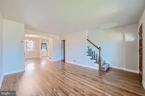 Living - 6839 Eastbrook Ave, Baltimore, MD 21224 photo 2 of 3