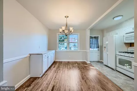 Entry Way - 6839 Eastbrook Ave, Baltimore, MD 21224 photo 2 of 7