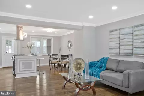 4243 Flowerton Rd, Baltimore, MD 21229 photo 3
