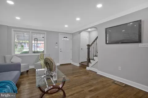 4243 Flowerton Rd, Baltimore, MD 21229 photo 12