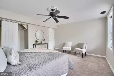 Bedroom - 1817 E Pratt St, Baltimore, MD 21231 photo 4 of 7