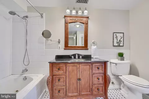 Bath - 1817 E Pratt St, Baltimore, MD 21231 photo 3 of 4