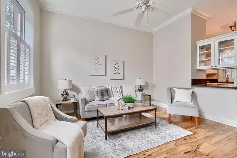 Living - 1817 E Pratt St, Baltimore, MD 21231 photo 2 of 4