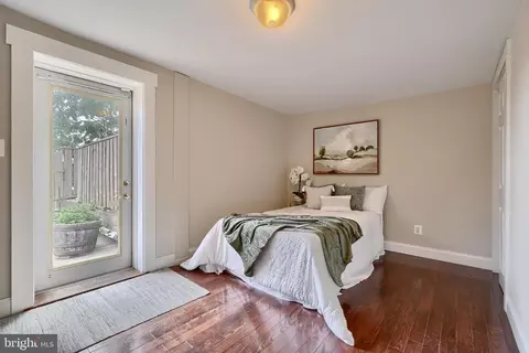 Bedroom - 1817 E Pratt St, Baltimore, MD 21231 photo 5 of 7