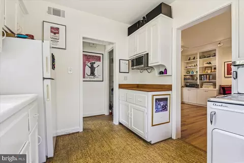 Kitchen - 4203 Eastview Rd, Baltimore, MD 21218 photo 4 of 5