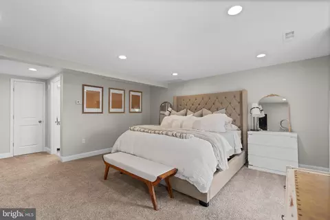 2124 Fleet St, Baltimore, MD 21231 photo 35