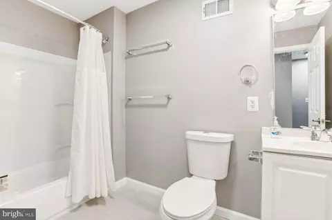 Bath - 1515 Mchenry St, Baltimore, MD 21223 photo 1 of 3