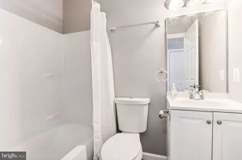 Bath - 1515 Mchenry St, Baltimore, MD 21223 photo 2 of 3