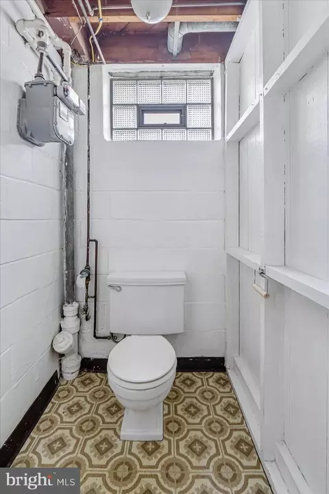 Bath - 4543 Shamrock Ave, Baltimore, MD 21206 photo 1 of 4