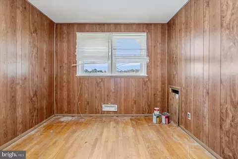 Bedroom - 4543 Shamrock Ave, Baltimore, MD 21206 photo 6 of 7