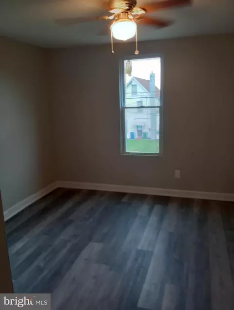 Entry Way - 141 S Kossuth St, Baltimore, MD 21229 photo 3 of 5