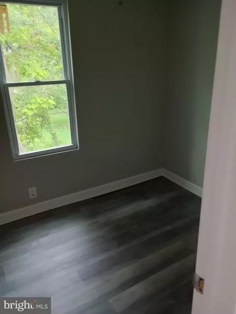 Entry Way - 141 S Kossuth St, Baltimore, MD 21229 photo 5 of 5