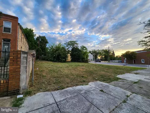 1514 E Chase St, Baltimore, MD 21213 photo 3