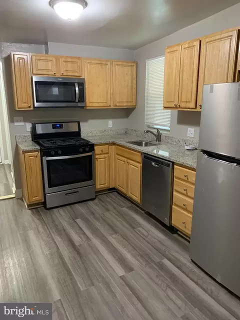 Kitchen - 1004 W Cross St, Baltimore, MD 21230 photo 1 of 2
