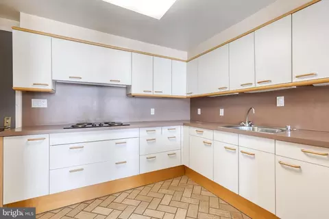 3601 Clarks Ln #E, Baltimore, MD 21215 photo 13