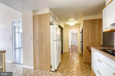 3601 Clarks Ln #E, Baltimore, MD 21215 photo 14