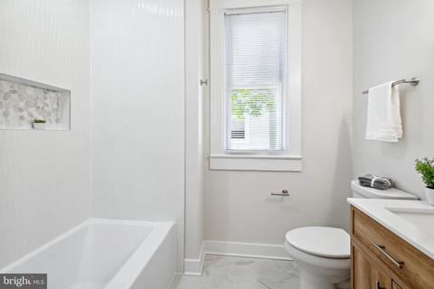 Bath - 4807 Pilgrim Rd, Baltimore, MD 21214 photo 1 of 7