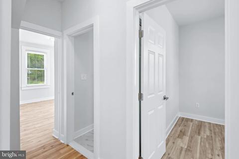 Entry Way - 4807 Pilgrim Rd, Baltimore, MD 21214 photo 7 of 10