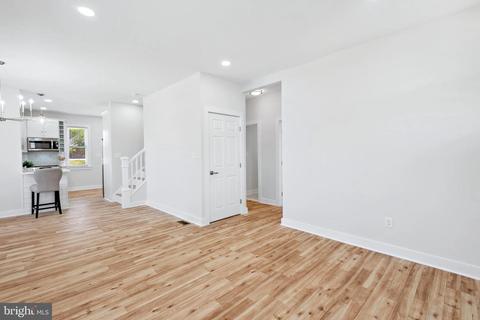 Entry Way - 4807 Pilgrim Rd, Baltimore, MD 21214 photo 1 of 10