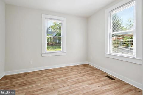 Bedroom - 4807 Pilgrim Rd, Baltimore, MD 21214 photo 4 of 8