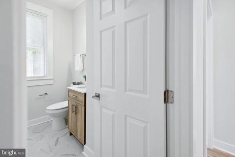 Entry Way - 4807 Pilgrim Rd, Baltimore, MD 21214 photo 9 of 10
