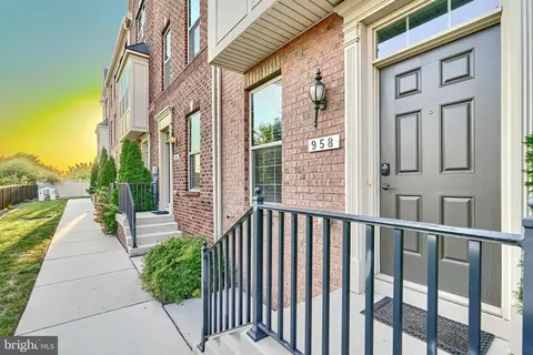 958 S Macon St, Baltimore, MD 21224