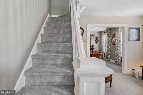 Entry Way - 4108 Rollins Ave, Baltimore, MD 21207 photo 2 of 4