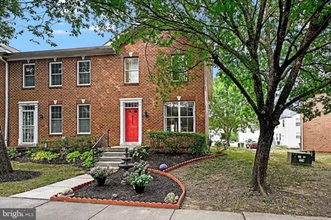 1005 Myrtle Ave, Baltimore, MD 21201 photo 2